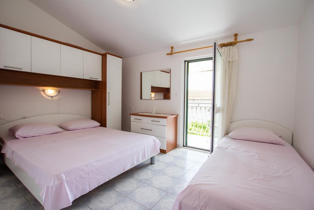 Apartments Bartul Sućuraj Kültér fotó
