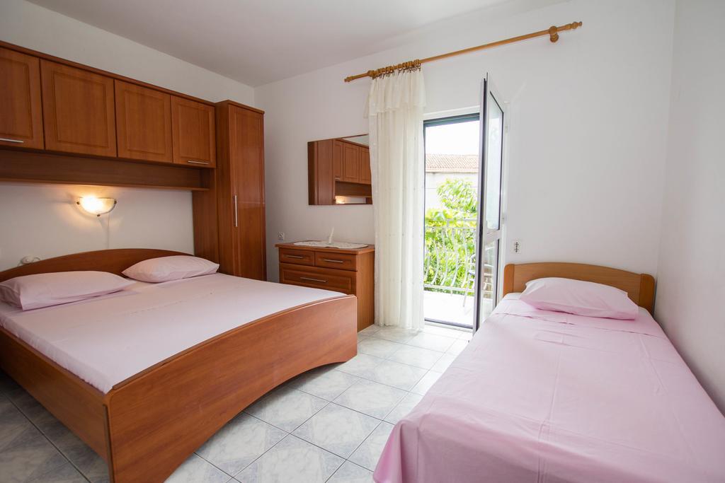 Apartments Bartul Sućuraj Kültér fotó