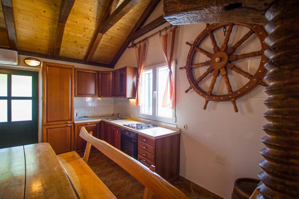 Apartments Bartul Sućuraj Kültér fotó